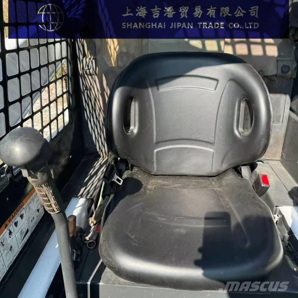 Bobcat S 130 لوادر انزلاقية التوجيه