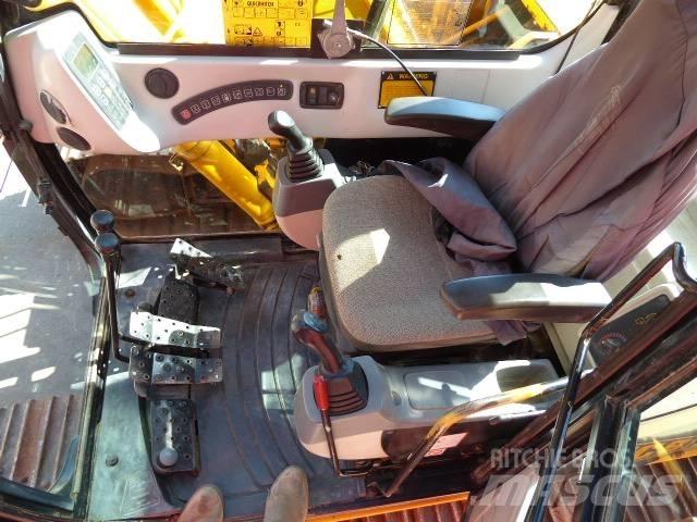 JCB JS 130 حفارات زحافة