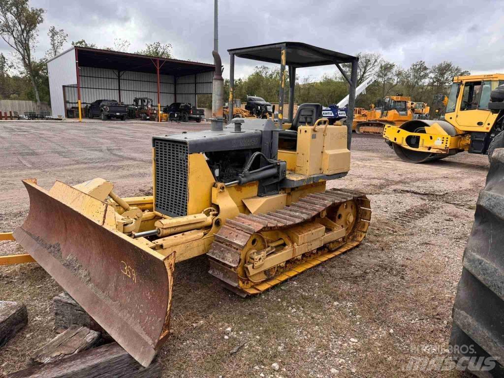 Komatsu D 21 P-5 بلدوزرات مجنزرة