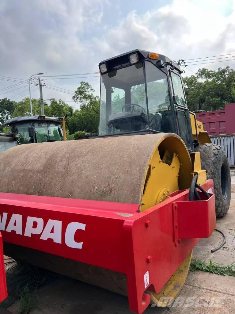 Dynapac CA 25 D مداحل أحادية الأسطوانة