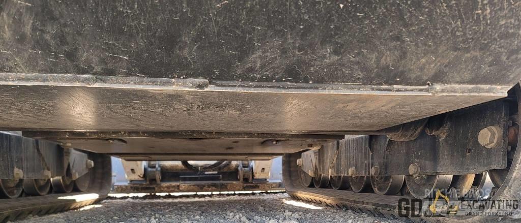 Bobcat T 870 لوادر انزلاقية التوجيه