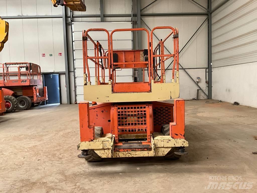JLG 260 MRT رافعات مقصية الشكل