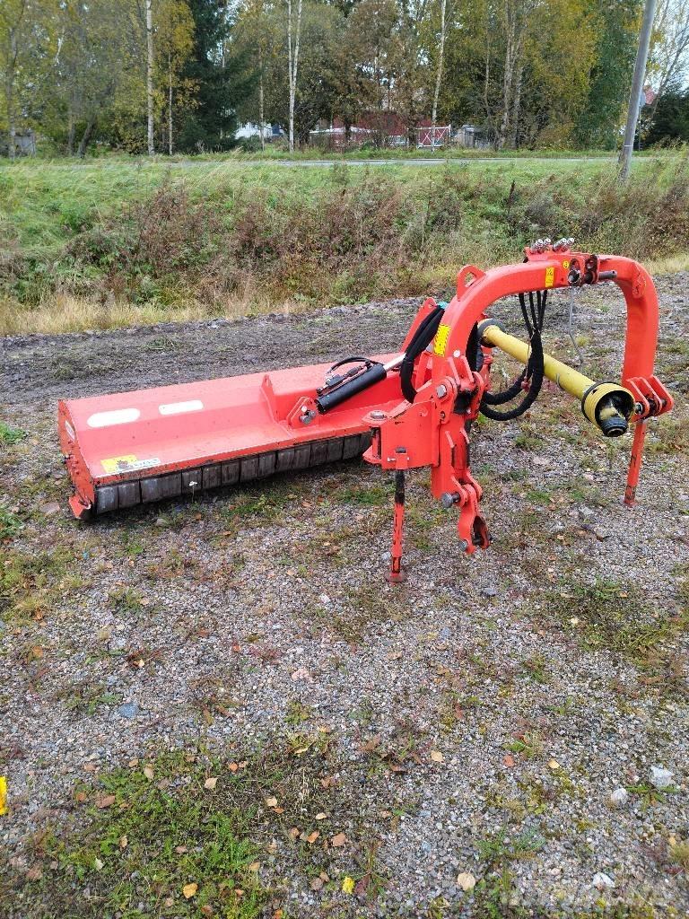 Maschio Giraffa 210 جزازات وأغطية المراعي