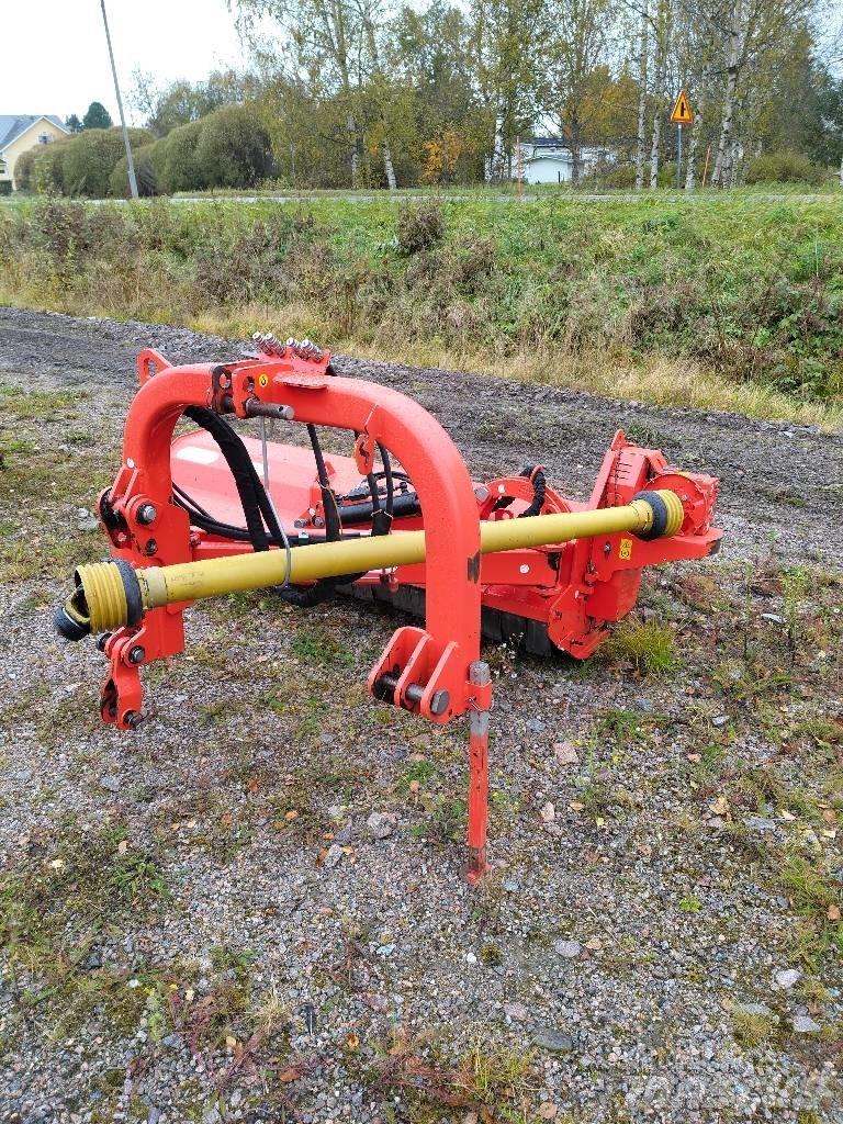 Maschio Giraffa 210 جزازات وأغطية المراعي