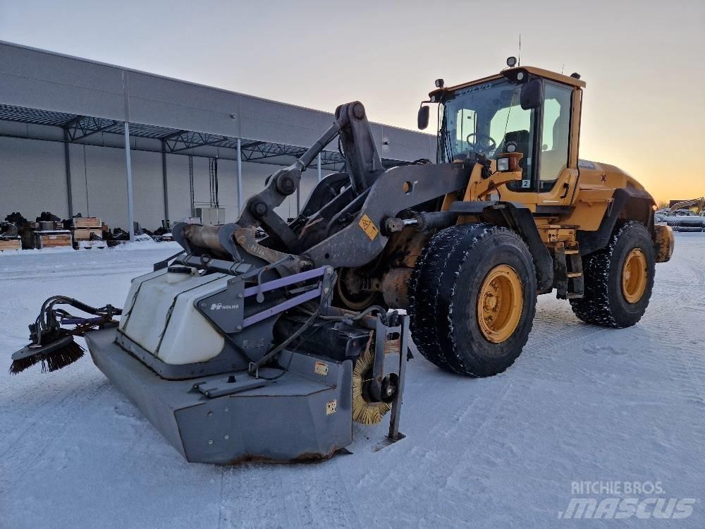 Volvo L110G لوادر بعجل