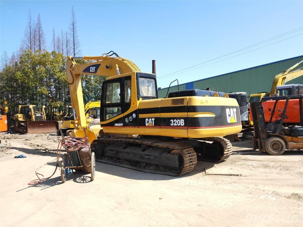 CAT 320B حفارات زحافة