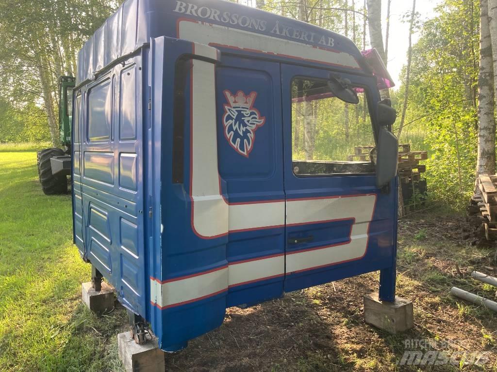 Scania 143 H كابينة والداخلية