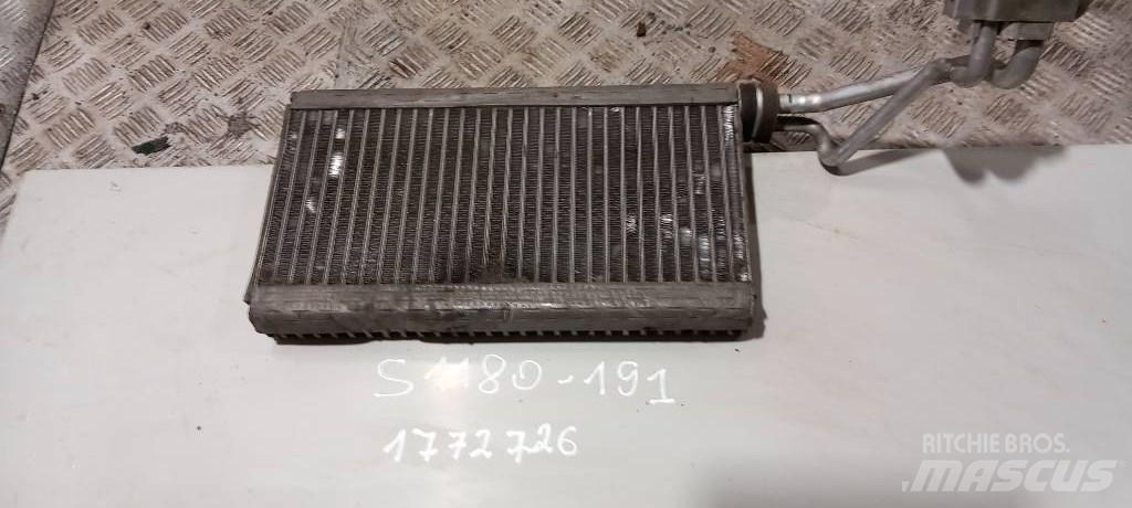 Scania R 440. 1772726 مشعات