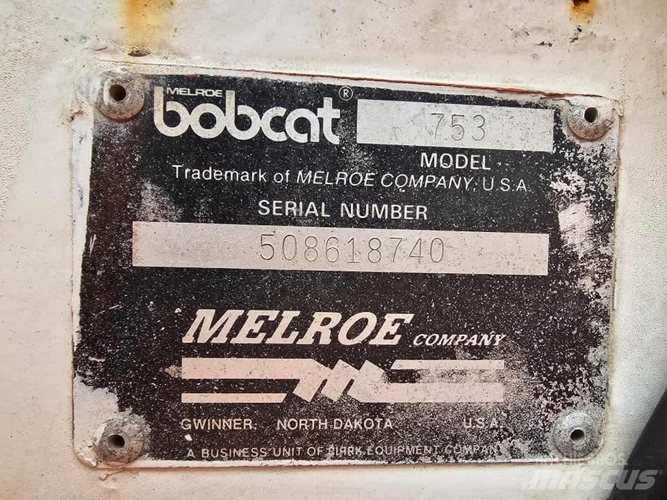 Bobcat 753 لوادر انزلاقية التوجيه