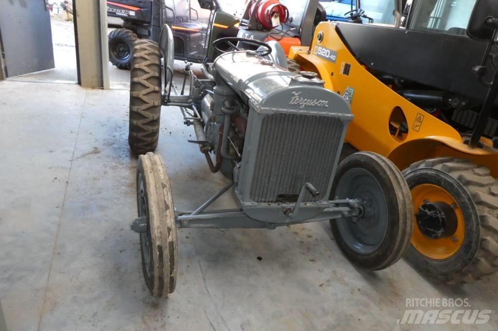 Ferguson type a الجرارات