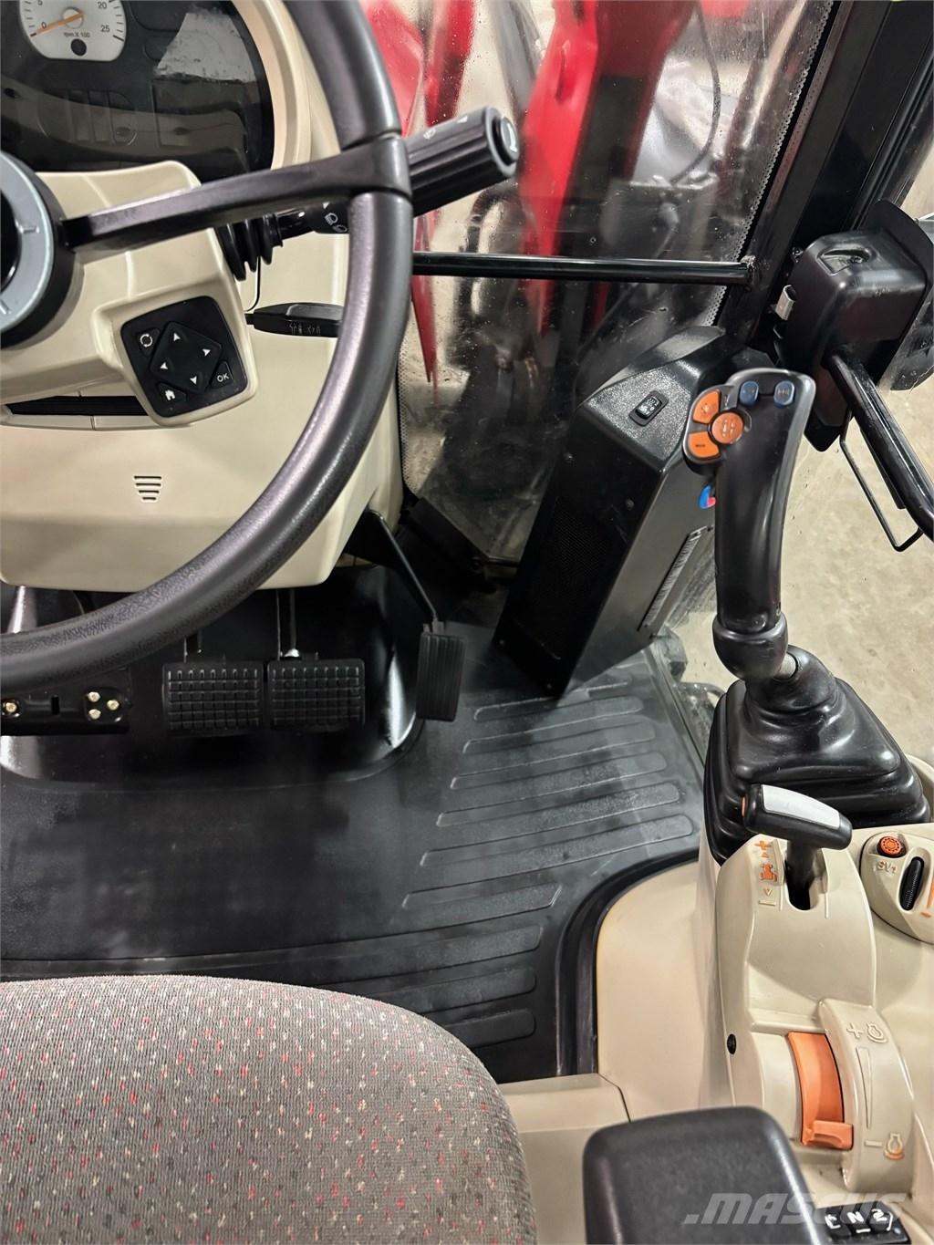 Massey Ferguson 5610 الجرارات