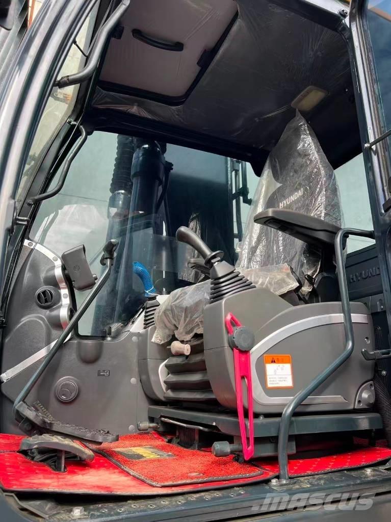 Hyundai R220LC-9S حفارات وسط 7 طن - 12 طن