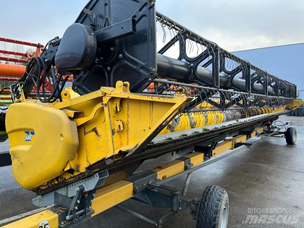 New Holland CR 9.90 حصادات