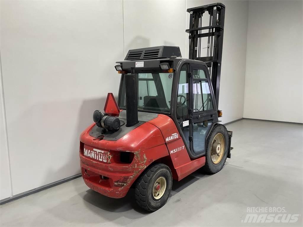 Manitou MSI 35T شاحنات الطرق الوعرة