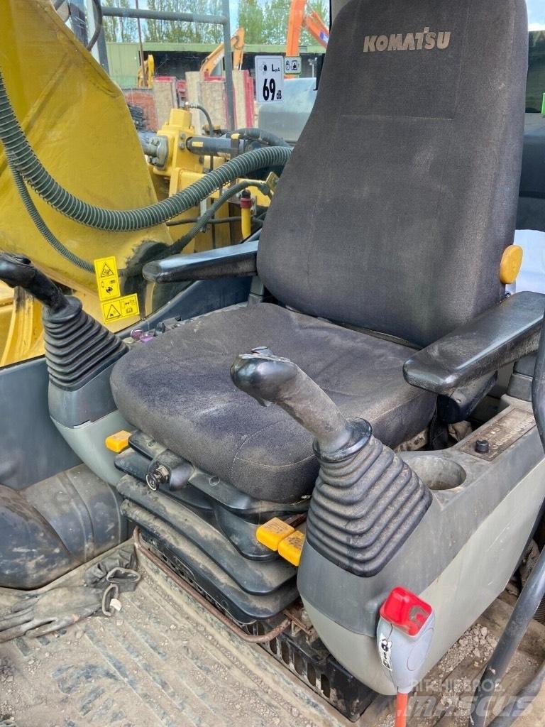 Komatsu PC 210 LC حفارات زحافة