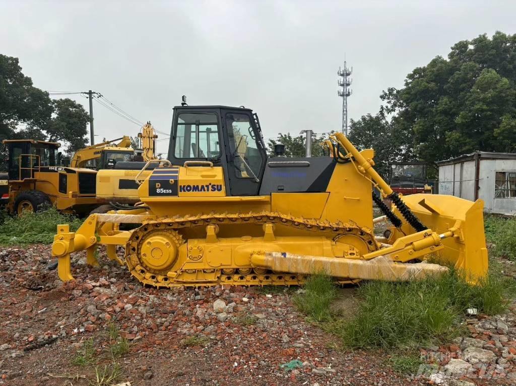 Komatsu D 85 E-12 بلدوزرات مجنزرة