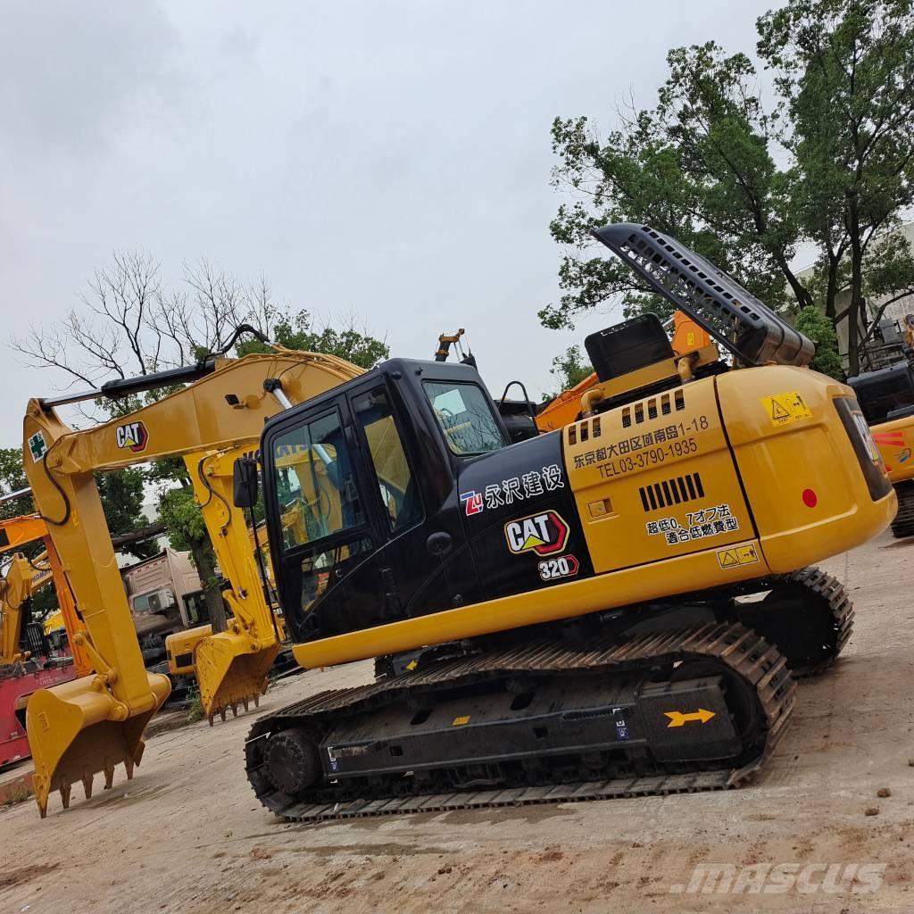 CAT 320 D حفارات زحافة