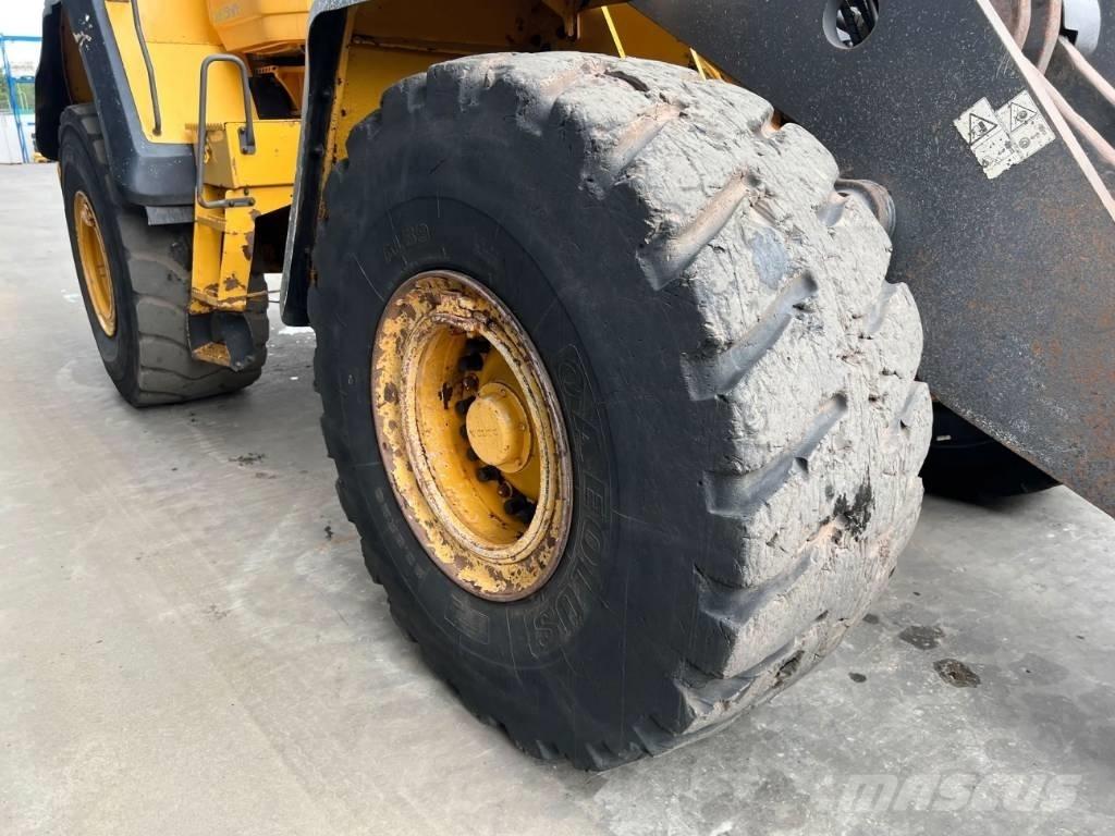Volvo L180G لوادر بعجل