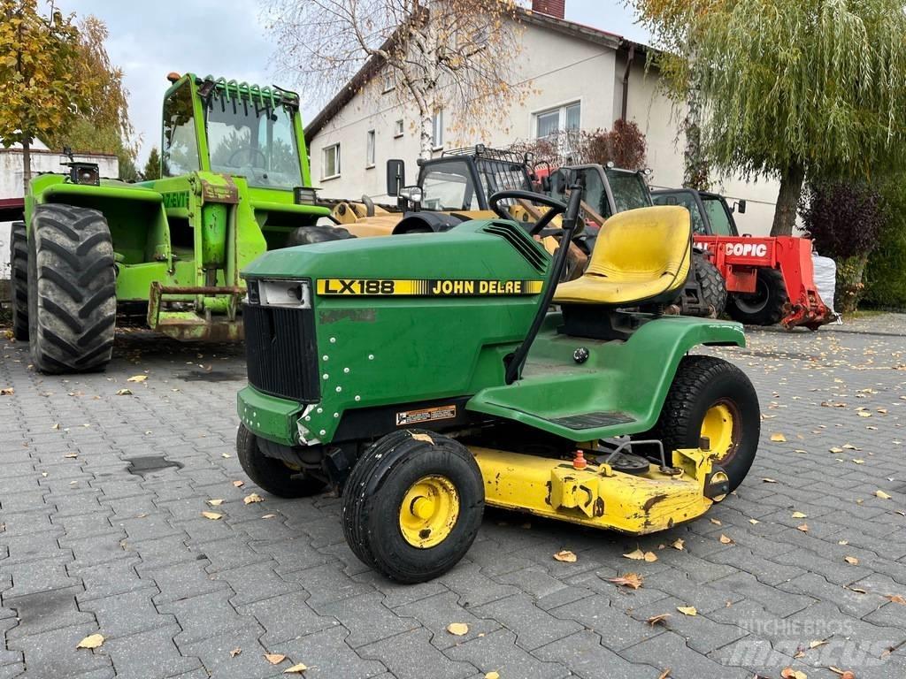 John Deere LX 188 ركوب الحشائش