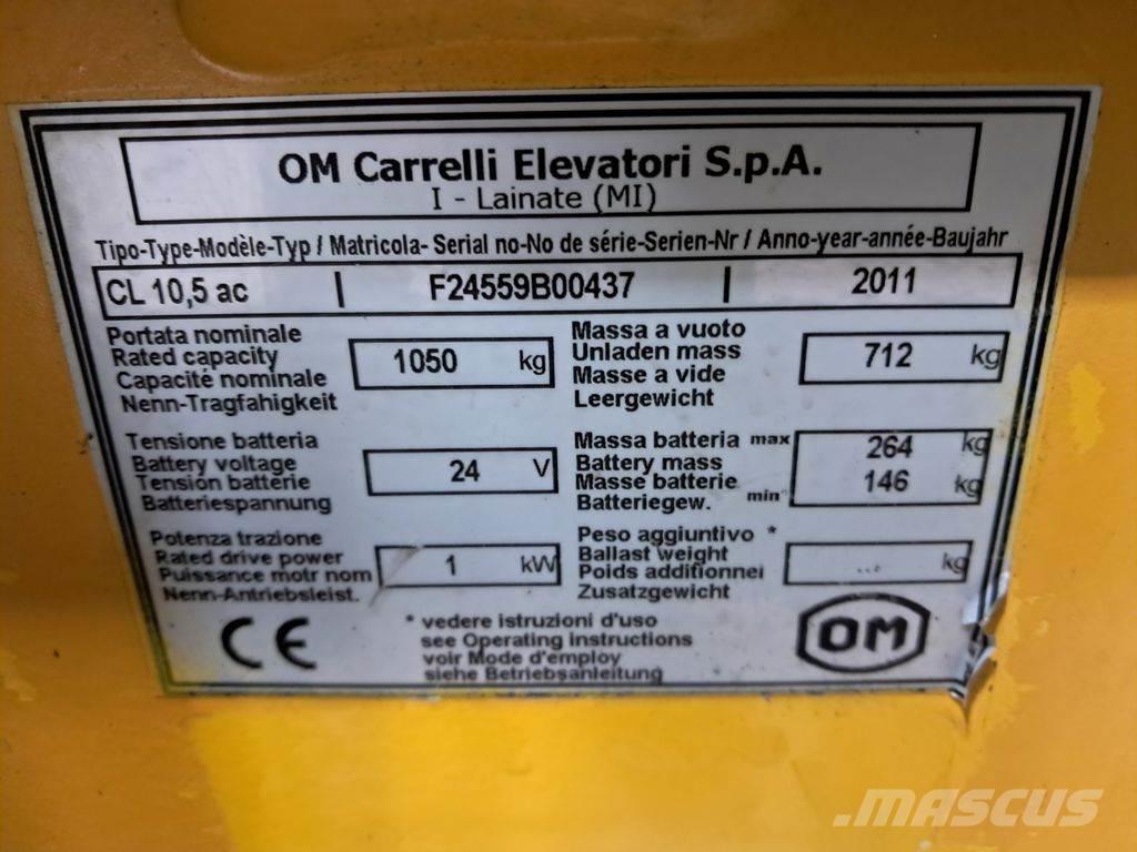 OM CL 10.5ac معدات التكديس الجوالة