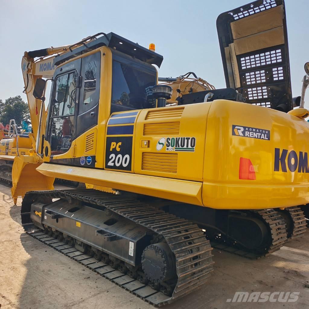 Komatsu PC 200 حفارات زحافة