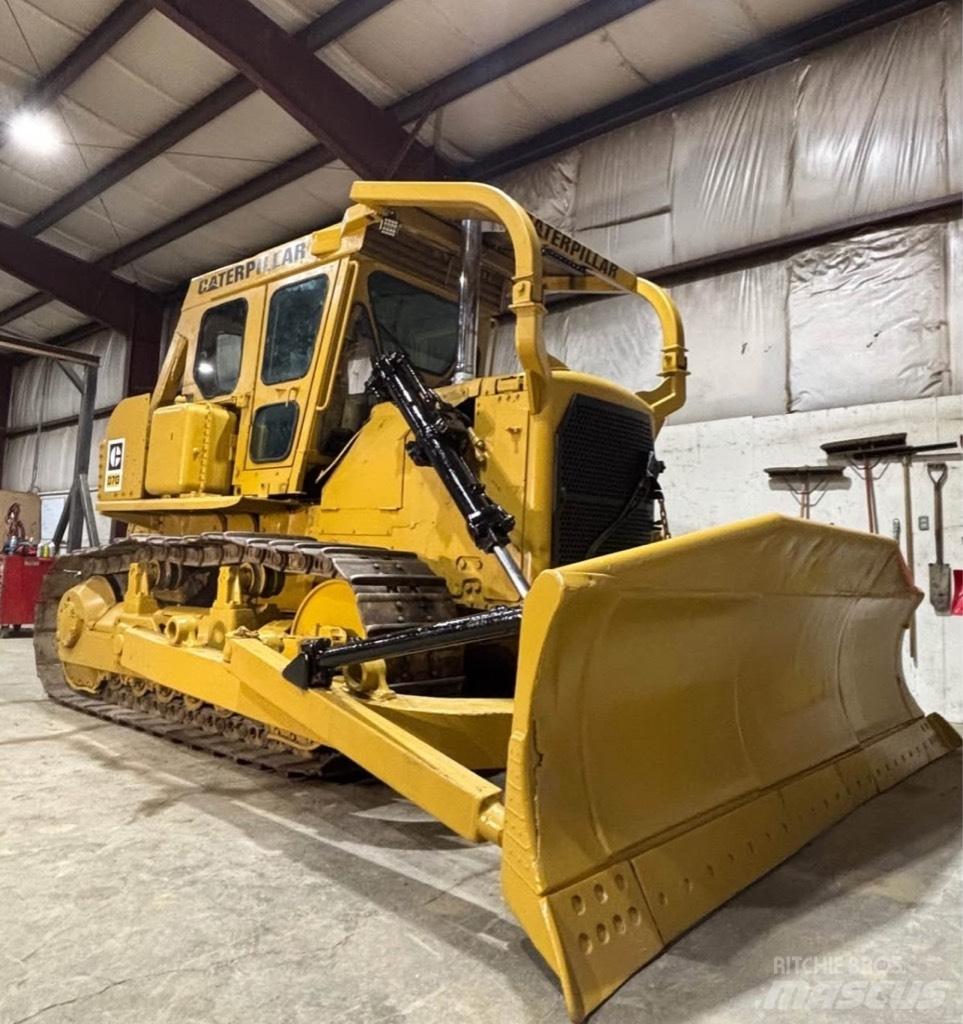 CAT D 7 G بلدوزرات مجنزرة