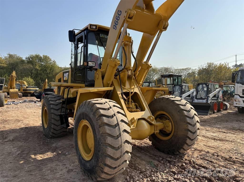 CAT 966G لوادر بعجل