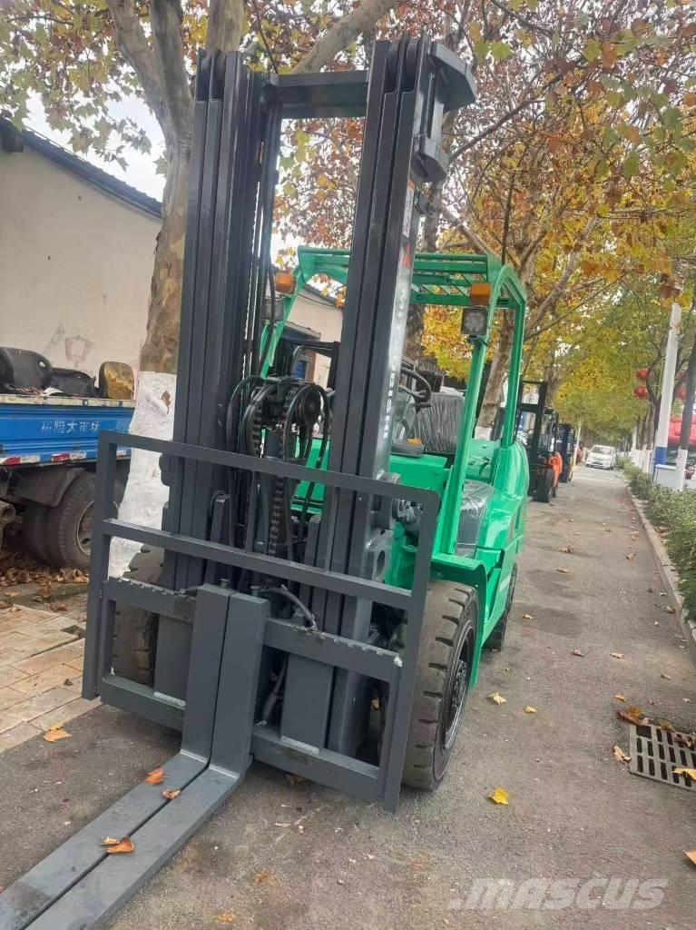 Mitsubishi 5t شاحنات الديزل