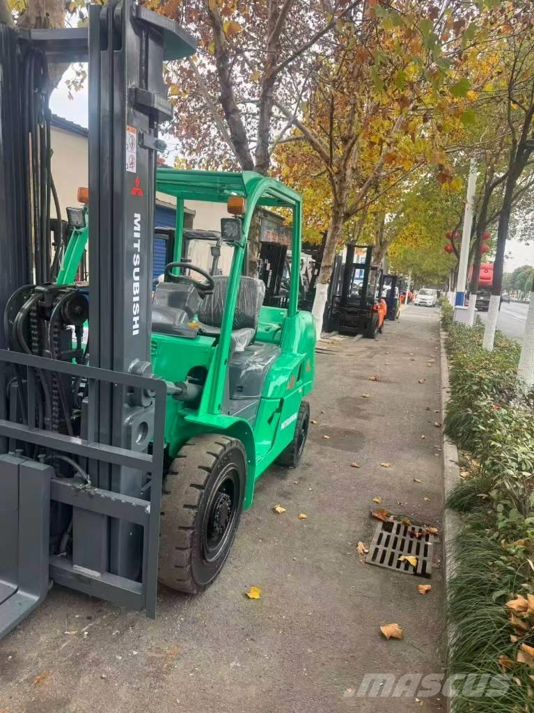 Mitsubishi 5t شاحنات الديزل