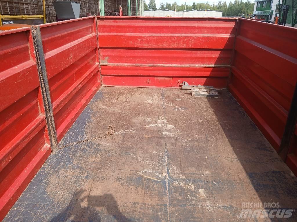 Tuhti M 85 مقطورات قلابة