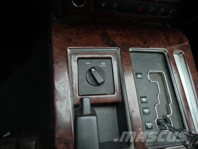 Dodge Nitro سيارات