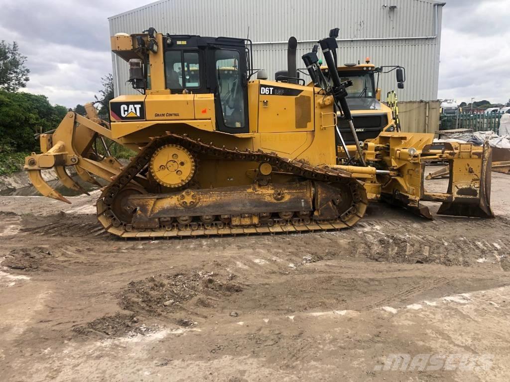 CAT D 6 T LGP بلدوزرات مجنزرة