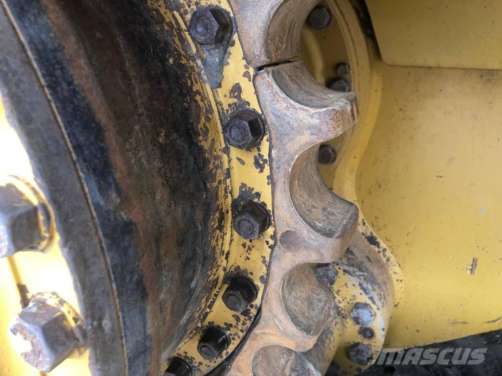 CAT D 6 T LGP بلدوزرات مجنزرة