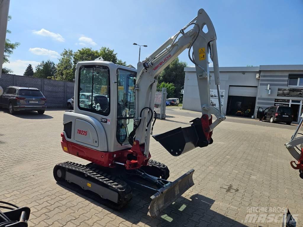 Takeuchi TB225 V0 حفارات صغيرة أقل من 7 طن (حفارات صغيرة)