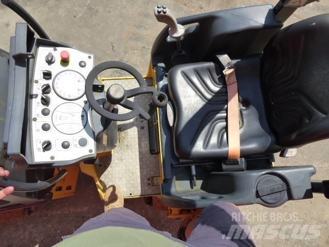 Bomag BW 100 AD M-5 مداحل ثنائية الاسطوانة