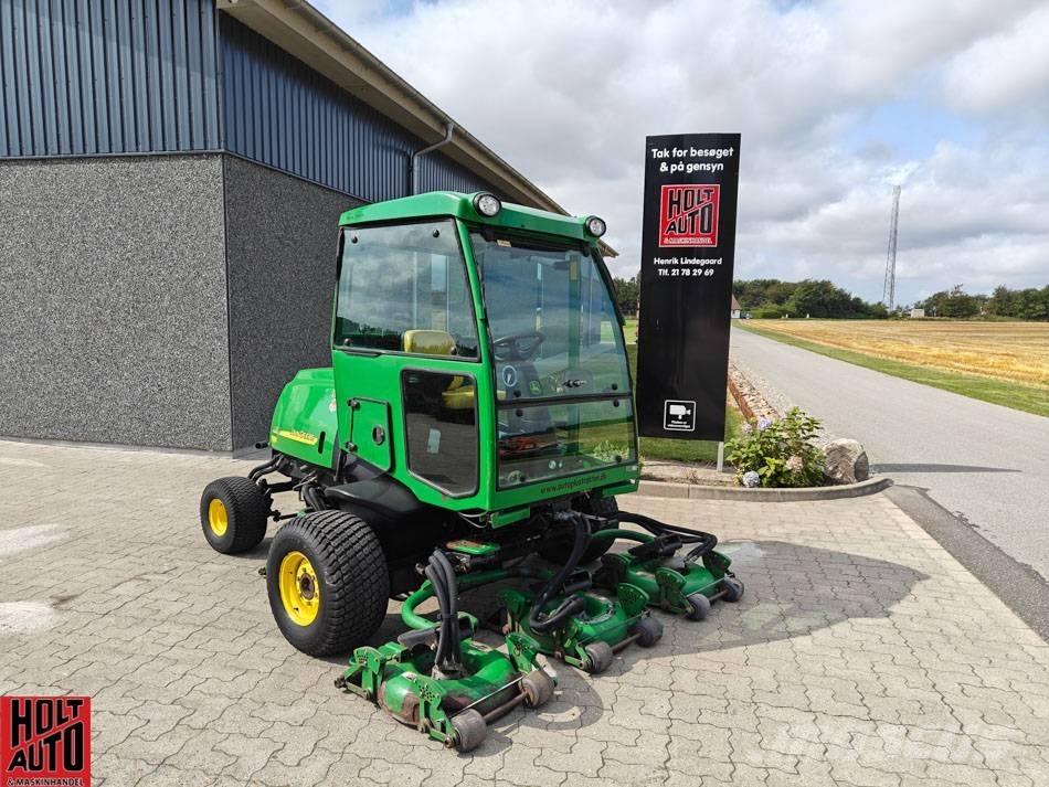 John Deere 3245 C ماكينات جز العشب