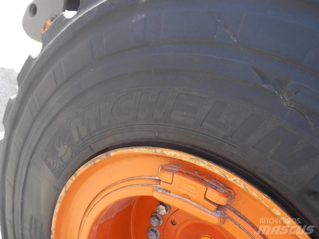 Hitachi ZW 310-6 لوادر بعجل