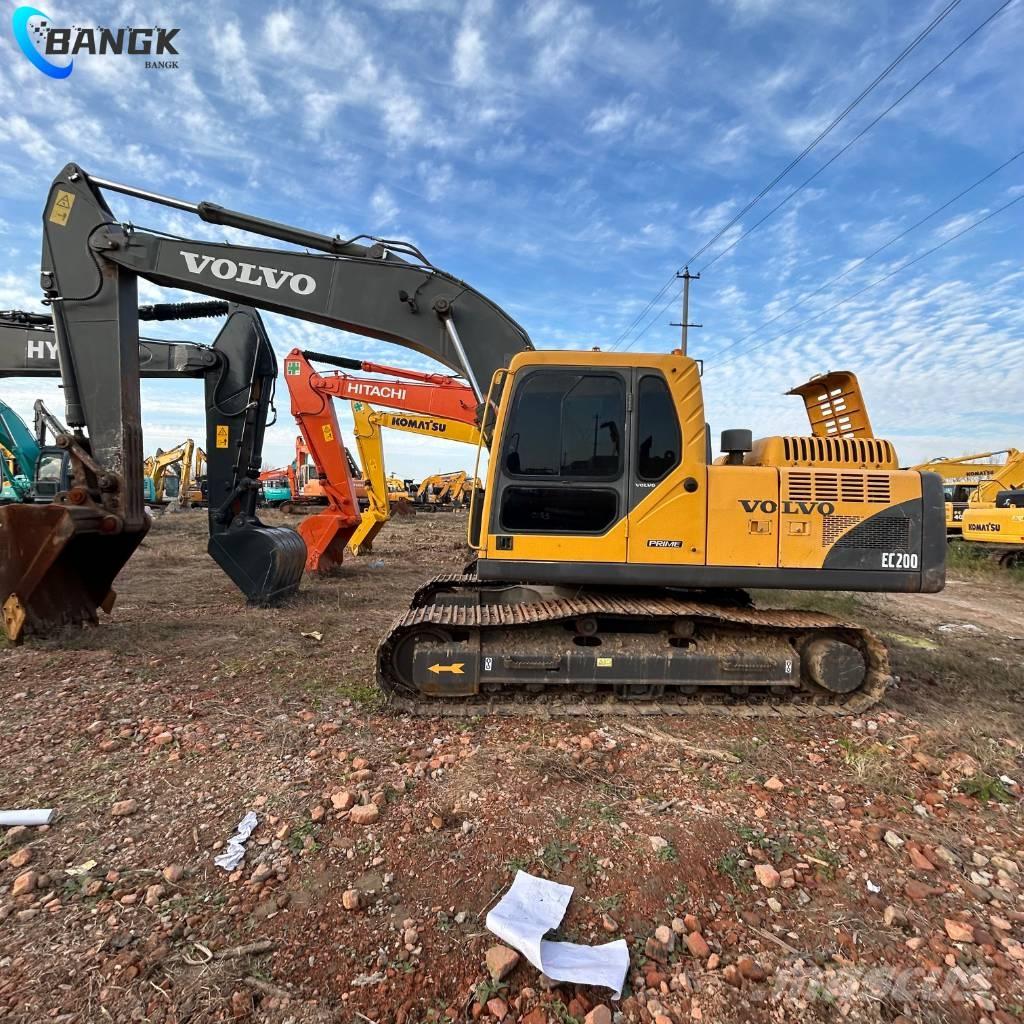 Volvo EC200B حفارات زحافة