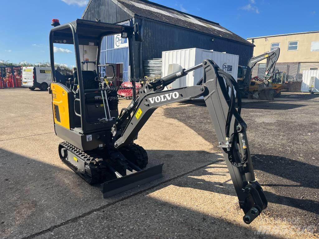 Volvo EC 15 E حفارات صغيرة أقل من 7 طن (حفارات صغيرة)