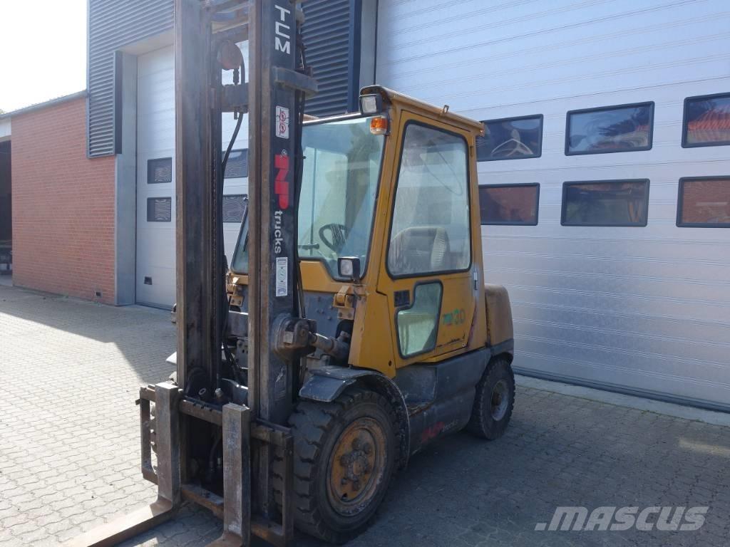 TCM FD 30 Z5 شاحنات الديزل