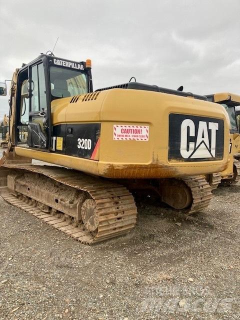 CAT 320 D L حفارات زحافة