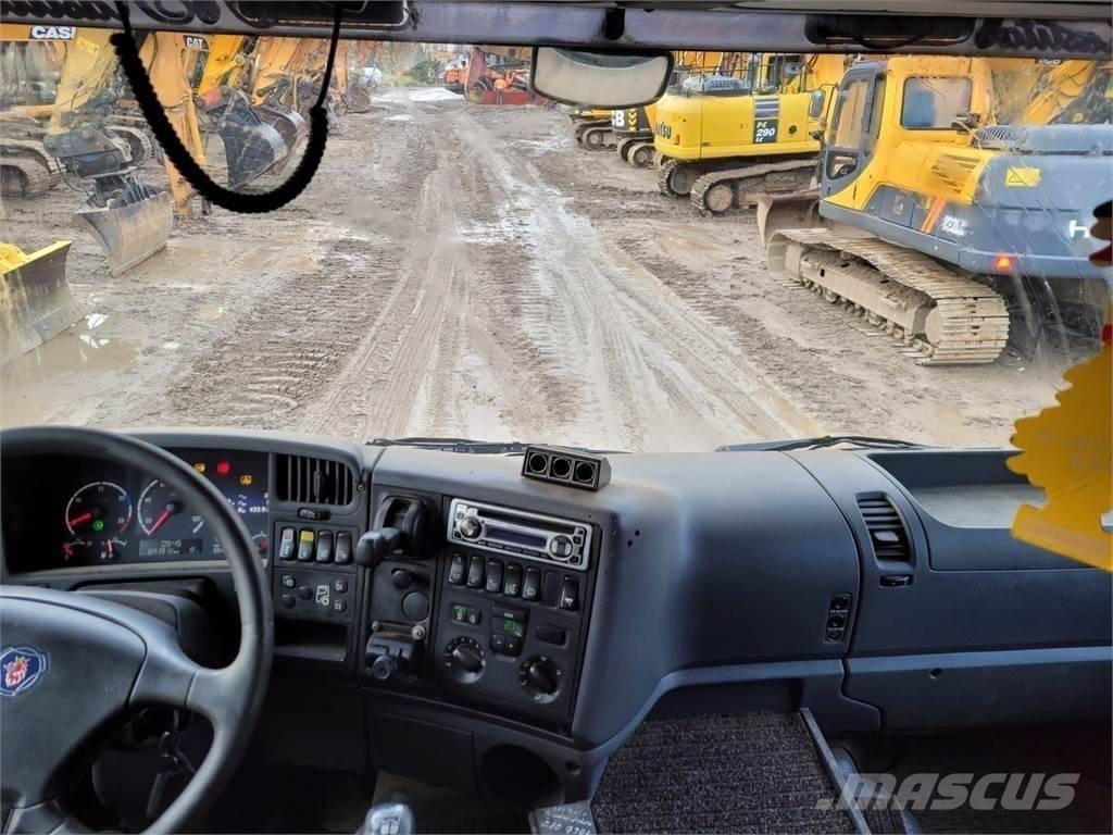 Scania R420 8x4 شاحنات لوادر