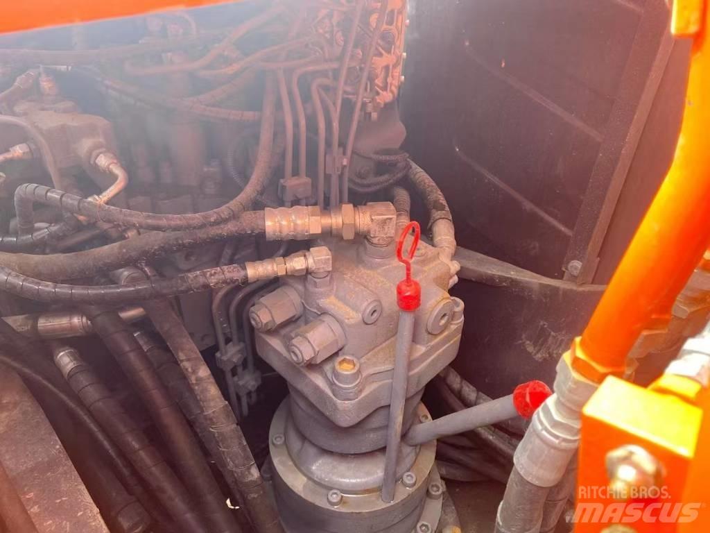 Hitachi 120 حفارات زحافة