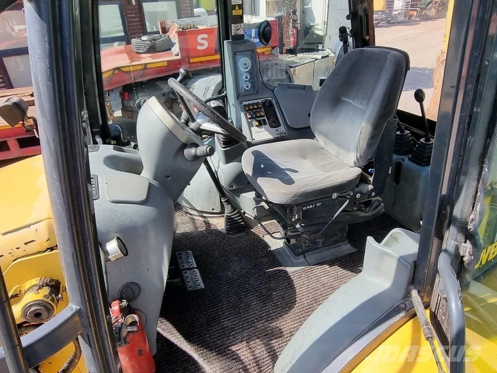 Komatsu WB 93 S-5EO لوادر ذات جرافات عكسية