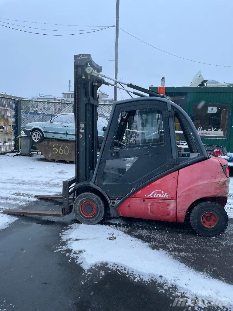 Linde H 30 D شاحنات الديزل