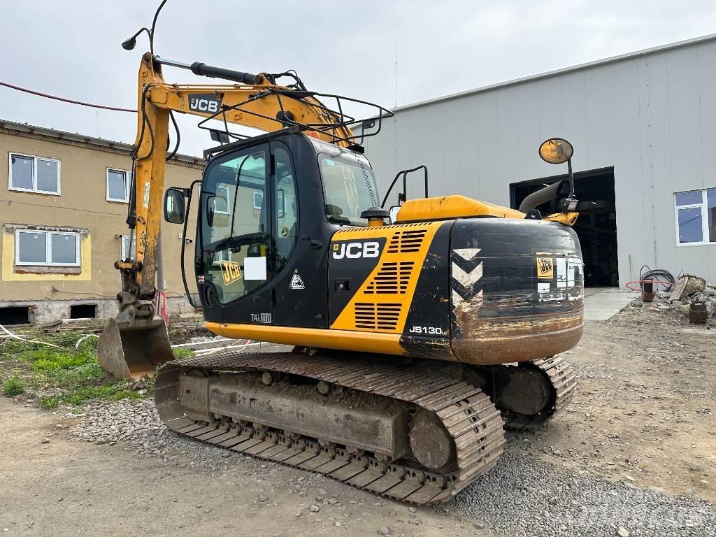 JCB JS 130 LC حفارات زحافة