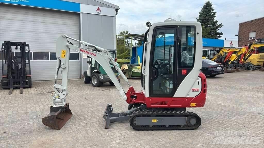 Takeuchi TB216 A حفارات صغيرة أقل من 7 طن (حفارات صغيرة)