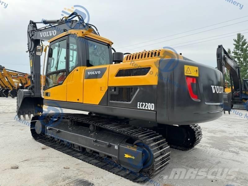 Volvo EC 220 D حفارات زحافة