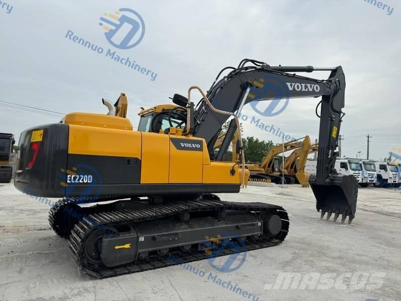 Volvo EC 220 D حفارات زحافة
