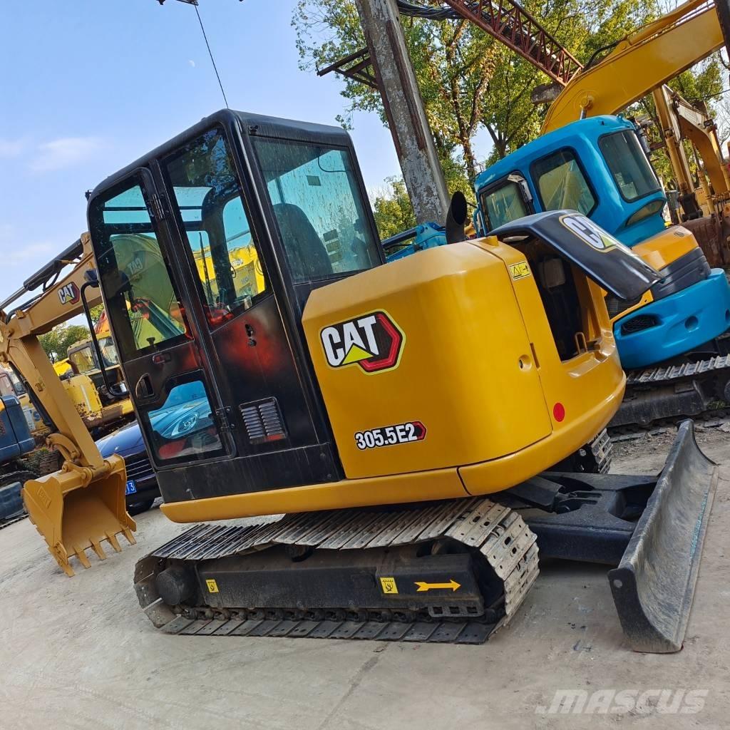 CAT 305.5 E2 حفارات زحافة